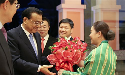 Chinese premier arrives in Laos for visit, East Asia leaders' meetings