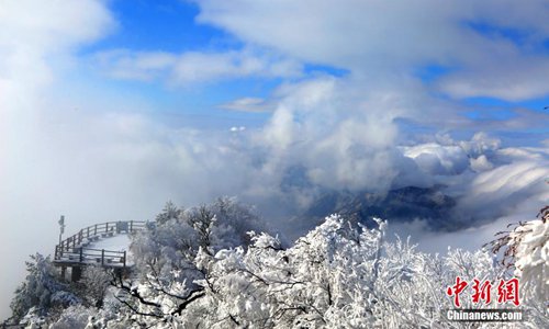 Beautiful snow scenery in Laojun Mountain, one of the most popular tourist destinations in Luoyang City, central China's Henan Province on Jan. 7, 2017. Source: Chinanews