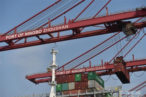 Photo taken on Feb. 16, 2017 shows the container terminal at Zhoushan Port in Ningbo, east China's Zhejiang Province. The container throughput of Zhoushan Port in 2016 has reached 21.56 million TEU (twenty-foot equivalent unit), up 4.5 percent year-on-year. (Xinhua/Huang Zongzhi)
