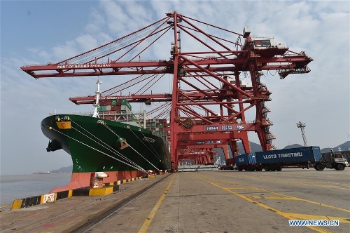 Photo taken on Feb. 16, 2017 shows the container terminal at Zhoushan Port in Ningbo, east China's Zhejiang Province. The container throughput of Zhoushan Port in 2016 has reached 21.56 million TEU (twenty-foot equivalent unit), up 4.5 percent year-on-year. (Xinhua/Huang Zongzhi)