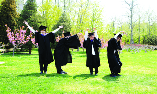 YCIS Beijing students enjoy their pre-graduation photo shoot. Photos: Courtesy of YCIS Beijing