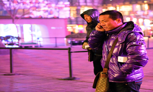Sanlitun Apple Store is constantly plagued by scalpers. Photo: Guo Yingguang/GT