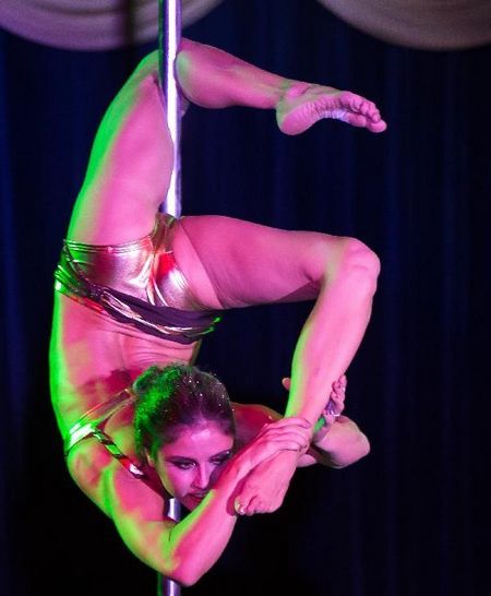 Ilka Bardoczy of Hungary performs during the Miss Poledance Hungary competition in Budapest, Hungary on September 22, 2012. Ilka Bardoczy placed second. Photo: Xinhua

