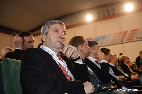 Representatives attend the Gaidar forum in Moscow, Russia, Jan. 16, 2013. The annual forum brought together Russian and international businessmen and experts to discuss the integration of Russia into the global economy. (Xinhua/Jiang Kehong) 