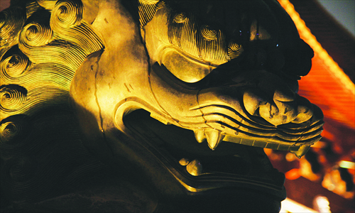 The stone lions outside the Jing'an Temple are the first stop of the Ghost Tour. Photo: Courtesy of Daniel Newman
