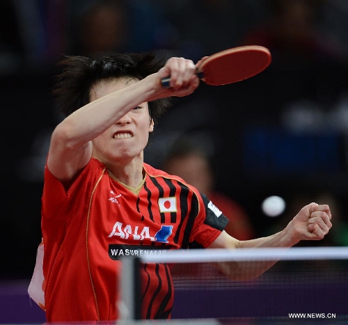 Matsudaira Kenta of Japan competes during men's singles round of 16 against Vladimir Samsonov of Belarus at the 2013 World Table Tennis Championships in Paris, France on May 18, 2013. Matsudaira Kenta won 4-3.(Xinhua/Tao Xiyi) 