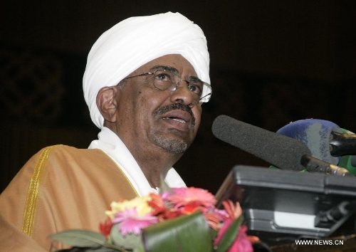 Sudanese President Omar al-Bashir addresses the new session of the Sudanese National Assembly in Khartoum, Sudan, on April 1, 2013. Sudanese President Omar al-Bashir on Monday issued a decision to release all political detainees to prepare the atmosphere for national dialogue among political forces in the country. (Xinhua/Mohammed Babiker)