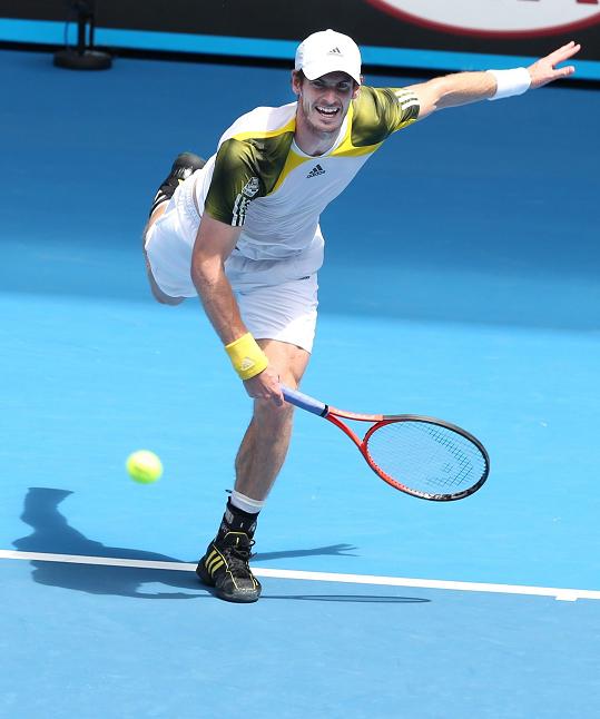 Andy Murray of Great Britain in action during his match against Joao Sousa of Portugal in round two of the Australian Open on Thursday. Photo: CFP