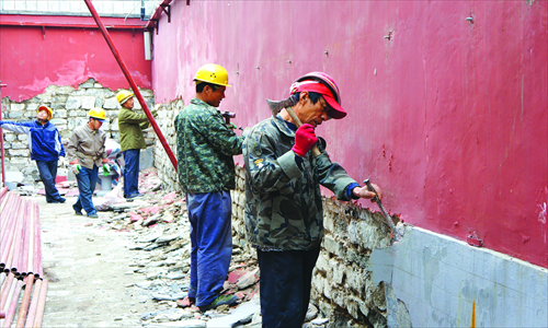 Main: Renovation at Zhihua Temple in Chaoyang district. Photo: Cortesy of Zhihua Temple