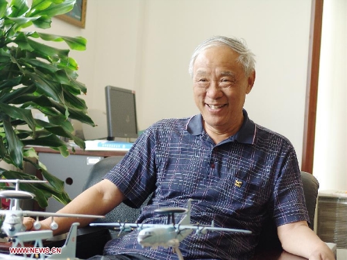 &nbsp;&nbsp;File photo taken in May, 2011 shows Wang Xiaomo in his office. Radar engineer Wang Xiaomo won China's top science award on Friday. Wang, 74, is a Chinese Academy of Engineering (CAE) member who has been engaged in the research and design of radar for the past 30 years. He is regarded as 