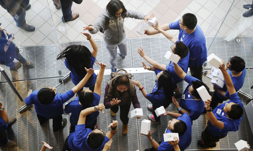 A new Apple store opened in Beijing's Wangfujing shopping district on October 20, which is the company's largest retail store in Asia. Photo: Global Times/Li Hao