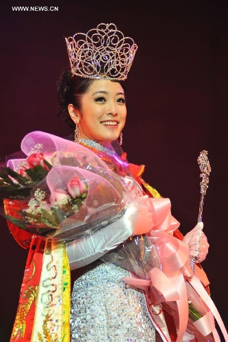 Leah Li wins the Miss Chinatown U.S.A. Pageant 2013 in San Francisco, the United States, Feb. 16, 2013. The Miss Chinatown U.S.A. Pageant 2013 closed on Feb. 16. (Xinhua/Liu Yilin)