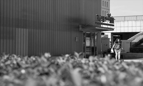 A donor exits the Xidan Blood Donation Center in downtown Beijing. Photo: Li Hao/GT
