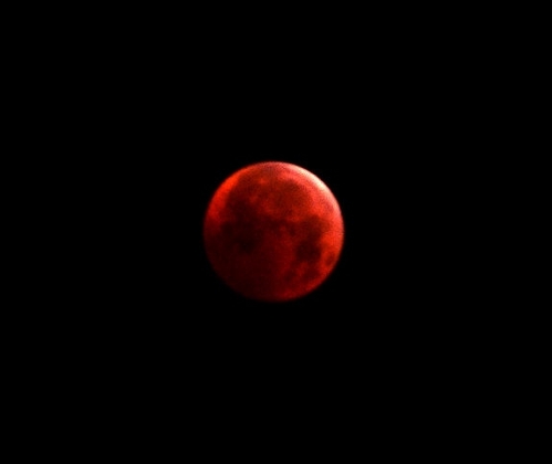 Total lunar eclipse(Source: huanqiu.com)