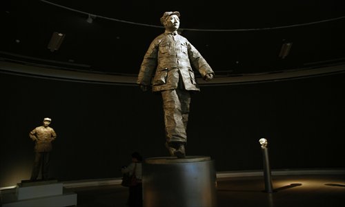  Statue of Mao Zedong called We Walk on the Road, 2009 Photos: CFP