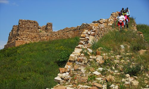 Ruins of the Great Wall at Huailai county in Hebei Province
Photo: CFP