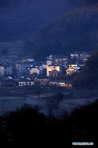 Photo taken on Jan.10, 2013 shows the scenery of Tachuan ancient village in Huangshan City, east China's Anhui Province. (Xinhua/Shi Guangde)&nbsp; 