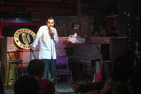 Emcee of the night at Hot Cat Club, Niko Martinez, doubts English crosstalk's appeal to foreigners.