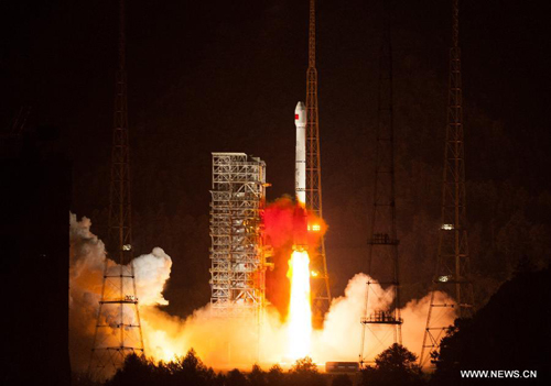 A Long March-3C carrier rocket carrying a satellite blasts off from the launch pad at the Xichang Satellite Launch Center in Xichang, southwest China's Sichuan Province, on October 25, 2012. China successfully launched the satellite into space for its indigenous global navigation and positioning network at 11:33 pm Beijing Time Thursday, the launch center said. It was the 16th satellite for the Beidou system, or Compass system. Photo: Xinhua
