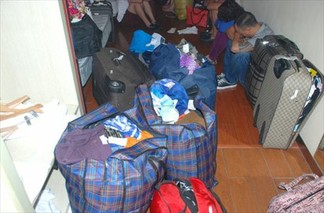 Police from Huangpu district catch 12 suspects from Southeast Asia that allegedly stole more than 1,000 items of clothing from major retail stores in Shanghai on May 19.Photo: courtesy of Huangpu District Public Security Bureau. 