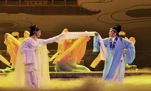 A scene from The Romance of the West Chamber Photos: Courtesy of Zhejiang Xiaobaihua Yueju Opera Troupe