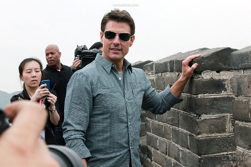 Tom Cruise visited the&nbsp;Great Wall in Beijing on May 9, 2013. The Hollywood actor&nbsp;is here for his new movie 