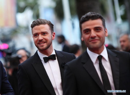  US actor Justin Timberlake (L) arrives for the screening of American film Inside Llewyn Davis in competition at the 66th Cannes Film Festival in Cannes, southern France, May 19, 2013. (Xinhua/Gao Jing) 