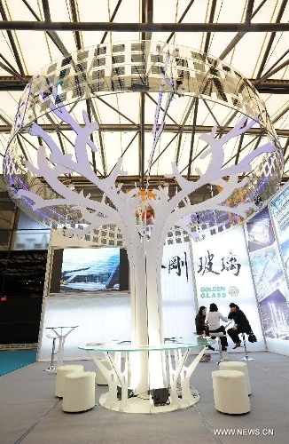 Photo taken on May 14, 2013 shows a displayed photovoltaic product during the 2013 international photovoltaic exhibition in east China's Shanghai Municipality. The four-day exhibition, with the participation of more than 1,500 exhibitors, opened here Tuesday. (Xinhua/Lai Xinlin) 