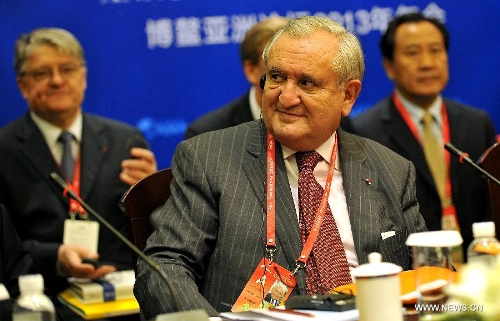 Former French Prime Minister Jean-Pierre Raffarin, a member of the Board of Directors of the Boao Forum for Asia (BFA), is present at the BFA Board of Directors Meeting in Boao, south China's Hainan Province, April 5, 2013. The BFA Board of Directors Meeting was held here on Friday. (Xinhua/Guo Cheng)&nbsp; 