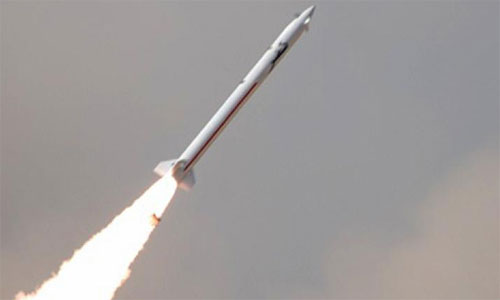 This handout photograph released by the Pakistan's Inter Services Public Relations (ISPR) on Feb. 11, 2013, shows a short range surface to surface missile Hatf IX (NASR) being launched from an undisclosed location in Pakistan. Pakistan Monday conducted a successful test fire of a short range Surface to Surface Missile Hatf IX (NASR),the military said. Photo: Xinhua
