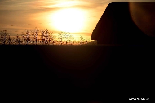 Photo taken on Jan. 8, 2013 shows the beautiful scenery of Qagan Gol Town in Qinghe County, northwest China's Xinjiang Uygur Autonomous Region. (Xinhua/Sadat)&nbsp; 