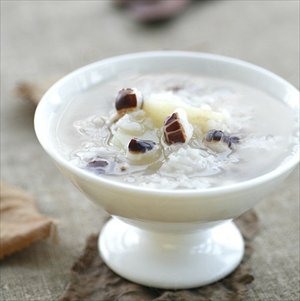 Congee of Chinese yams, pearl barley and gorgon fruit