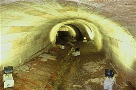 Ancient Rome's underground drainage tunnel still works nowadays although it was built 2,500 years ago. Photo: Xinhua