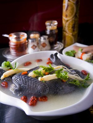 Black bone chicken soup Photos: nipic.com