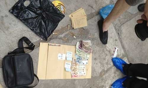 Zhou's belongs, including two tickets and cash worth about 300 yuan. Photo: weibo.com