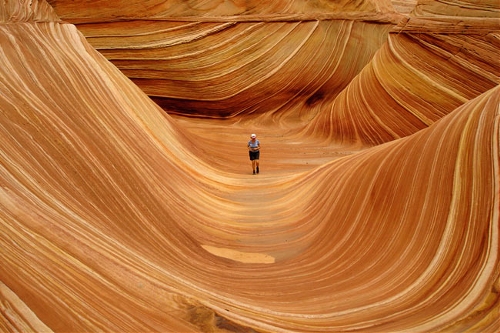 The Wave, Arizona, USA &nbsp;(Source: www.huanqiu.com)Today we will visit the seventeen natural wonders of the world.&nbsp;Their charms lie in the simplicities of local lives, the cheerfulness of&nbsp;their people and&nbsp;their natural wonders.