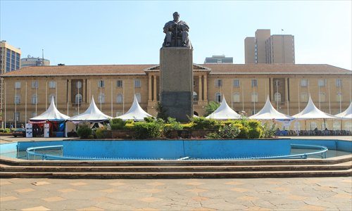 A statue of Jomo Kenyatta sits in the main square in front of the Kenyatta International Conference Center in Nairobi. Photo: Wang Shutong/GT