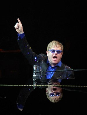 Elton John in concert Photo: CFP
