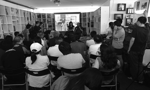Professor Brian Winston talks about emerging documentary forms at the Songzhuang Art Zone. Photo: Courtesy of the Beijing Independent Film Festival