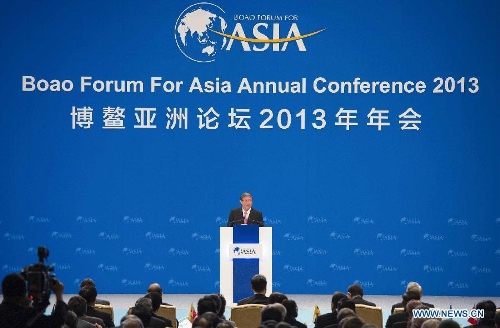 Zhou Wenzhong, secretary-general of the Boao Forum for Asia (BFA), presides over the opening ceremony of the BFA Annual Conference 2013 in Boao, south China's Hainan Province, April 7, 2013. (Xinhua/Wang Ye) 