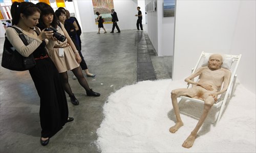 Shen Shaomin's work on display at Art HK Fair 2012