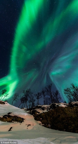The photo collection feature some stunning sights. But as well as celebrating beauty, the collection helps to reflect increasing worry over light pollution. These are part of The World at Night's annual “Earth and Sky