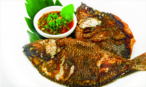 Fried fish served at Lapis Yun Photo: Courtesy of the restaurant