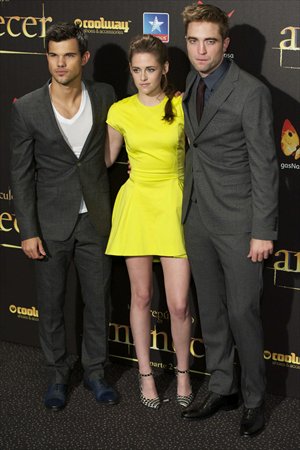 From left: Lautner, Stewart and Pattinson Photo:CFP