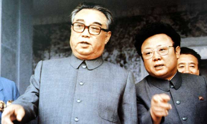 Kim Jong-il and his father Kim Il-Sung in 1992. Photo: ifeng.com