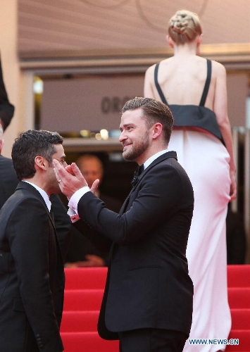  US actor Justin Timberlake (front) arrives for the screening of American film Inside Llewyn Davis in competition at the 66th Cannes Film Festival in Cannes, southern France, May 19, 2013. (Xinhua/Gao Jing) 
