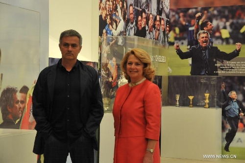 Real Madrid coach Jose Mourinho (L) and Maria das Dores Meira, mayor of Setubal, attend 