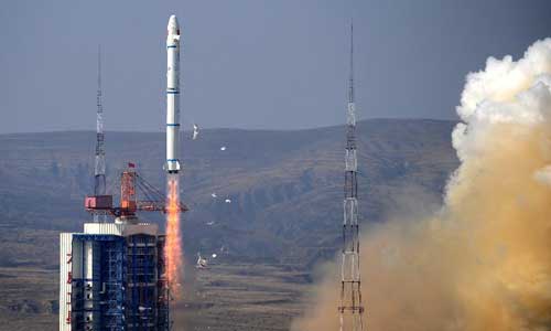The Long March 2C carrier rocket carrying two satellites blasts off from the launch pad at the Taiyuan Satellite Launch Center in Taiyuan, capital of north China's Shanxi Province, Oct. 14, 2012. Satellite A and Satellite B, which form Shijian (practice)-9 satellites, successfully entered preset orbits on Sunday morning. Photo: Xinhua