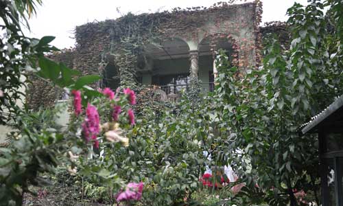 The gardens owned by Jewish businessman Edward Isaac Ezra were turned into a residential compound.