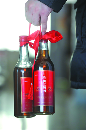 Sanbianjiu, or three-penis wine, is believed to improve sexual performance.
Photos: CFP and IC 